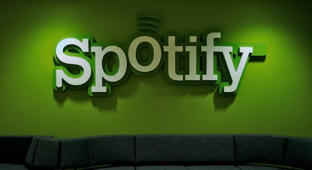 Come si fa il collegamento Spotify al televisore